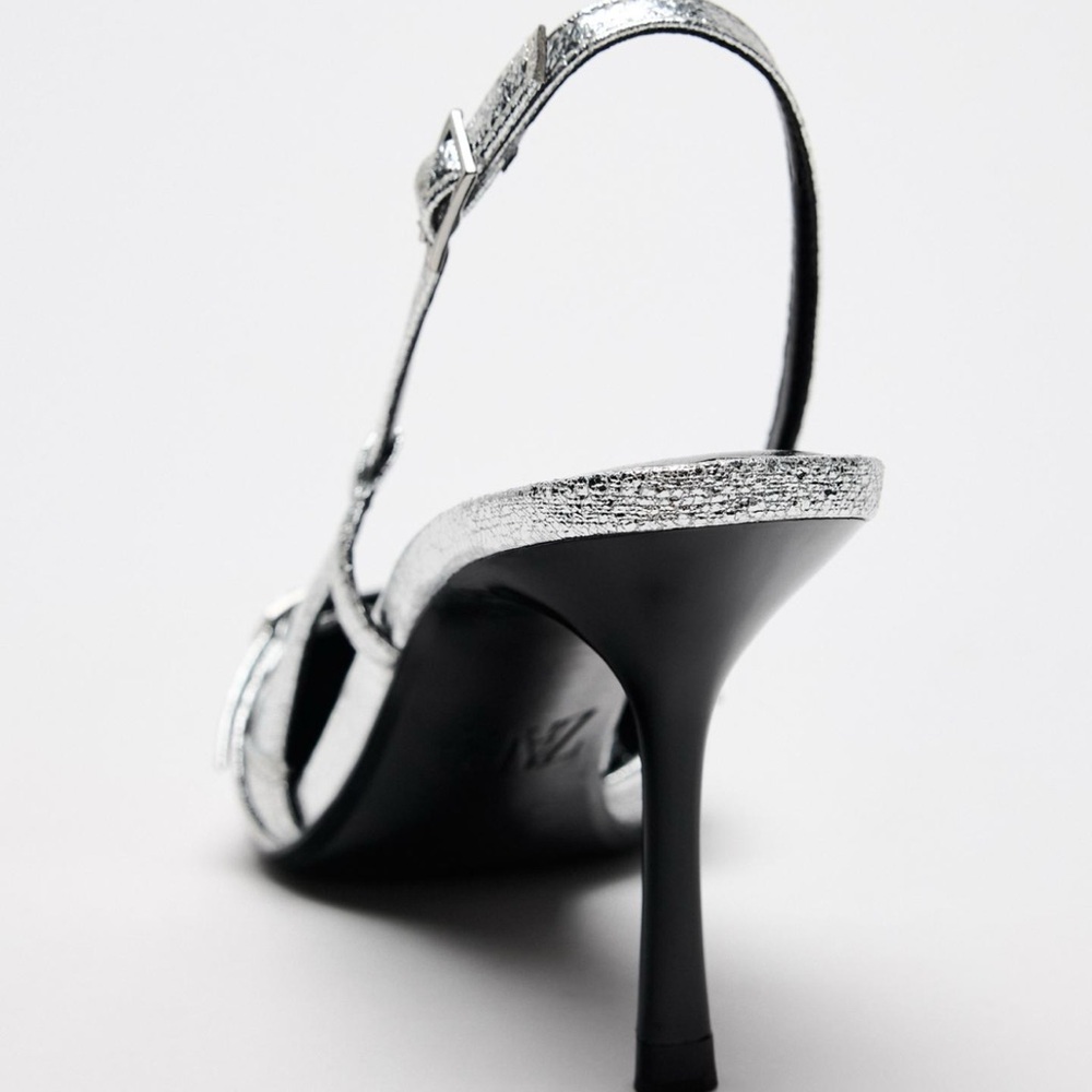 ZARA BUCKLED STRAP HEELED SHOES - Picture 3 of 6